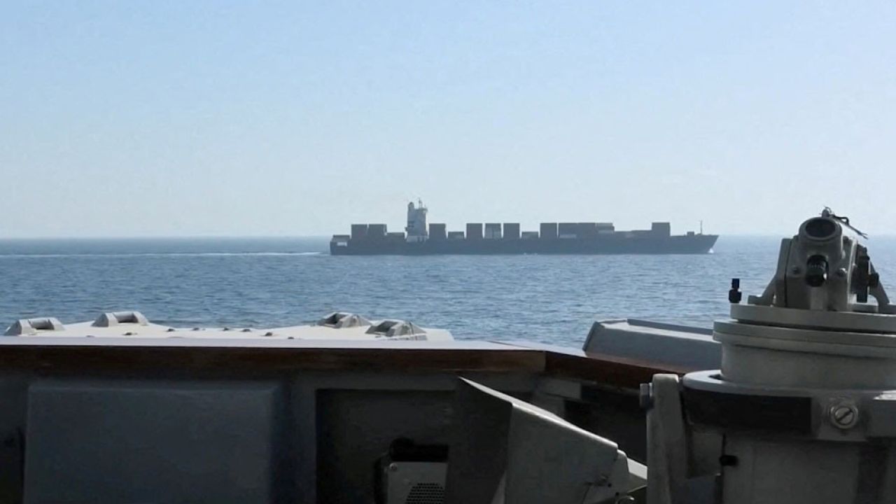 ওমান উপসাগরে ইরানি জাহাজে মার্কিন হামলা, পাল্টা আঘাতের হুঁশিয়ারি তেহরানের