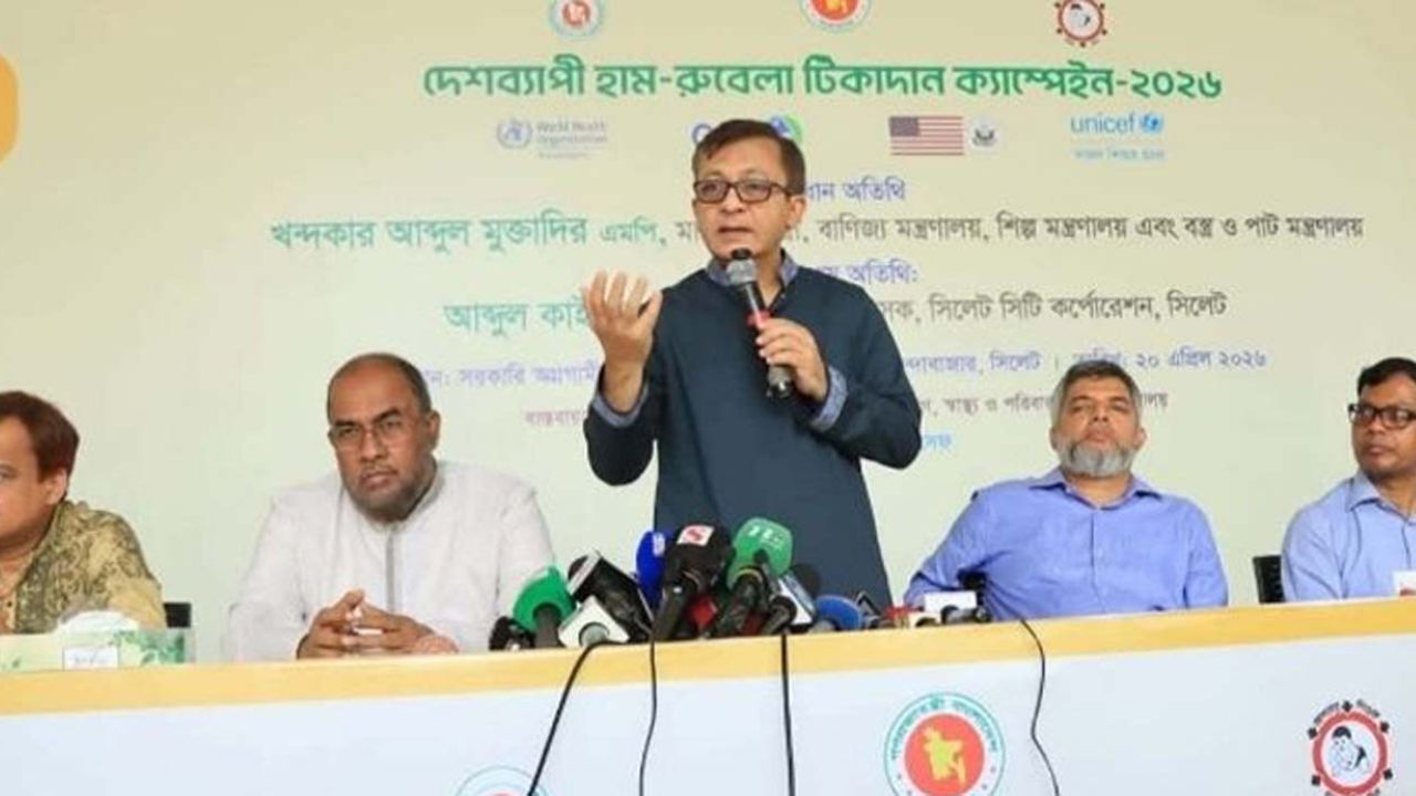 বিশ্ববাজারের তুলনায় দেশে জ্বালানির মূল্যবৃদ্ধি সীমিত: বাণিজ্যমন্ত্রী