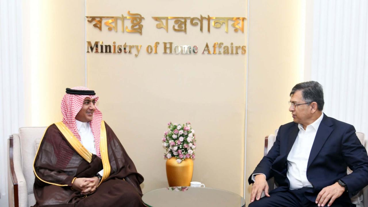 সৌদি আরবে থাকা ২২ হাজার রোহিঙ্গাকে পাসপোর্ট দিয়েছে বাংলাদেশ: স্বরাষ্ট্রমন্ত্রী