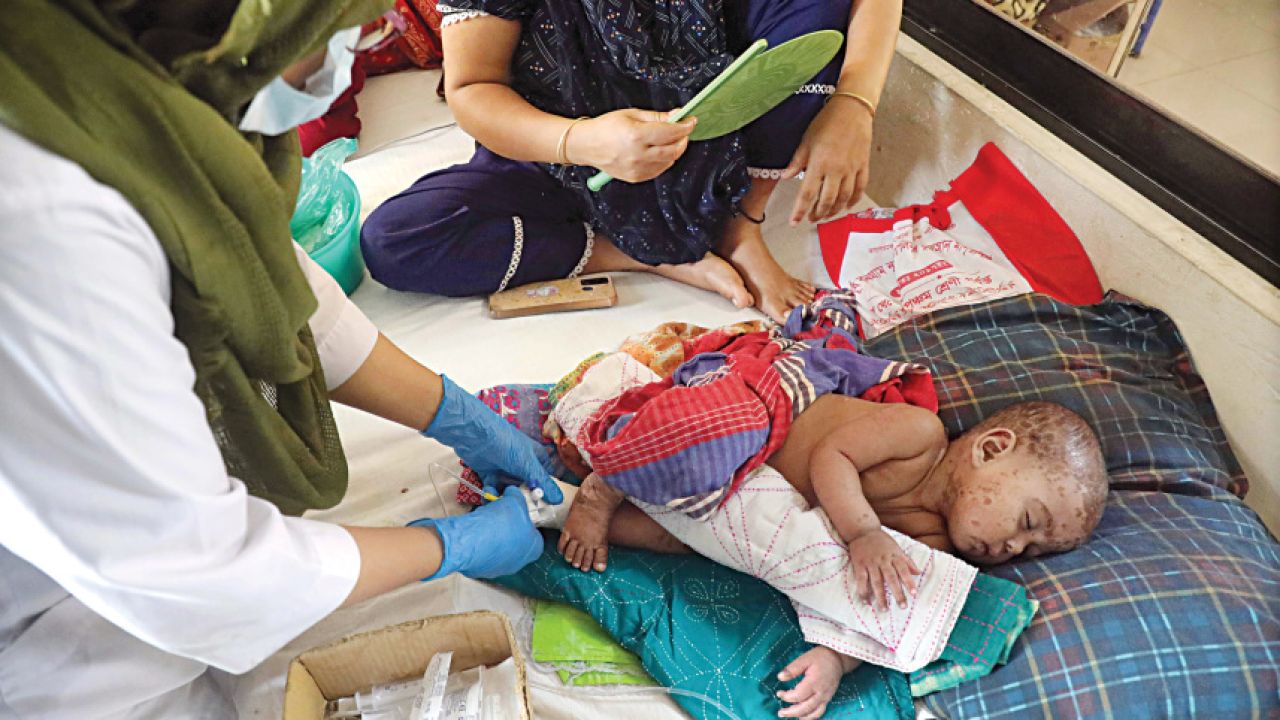 জনস্বাস্থ্য সংকট ও নীরব হুমকি: বাংলাদেশের টিকা ব্যবস্থার বাস্তব চিত্র