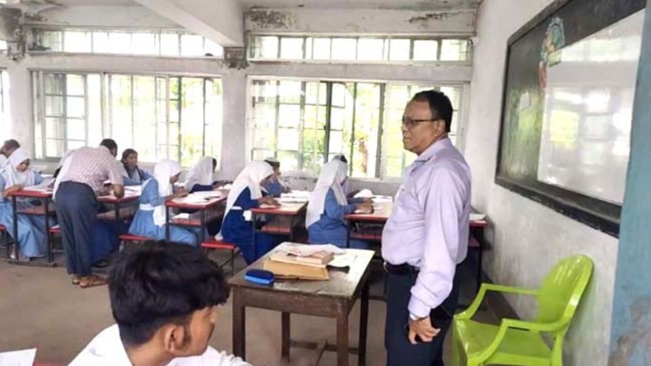 বিশ্লেষণ: মন্ত্রীর নির্দেশ অমান্য করে এমপি কেন পরীক্ষাকেন্দ্রে?