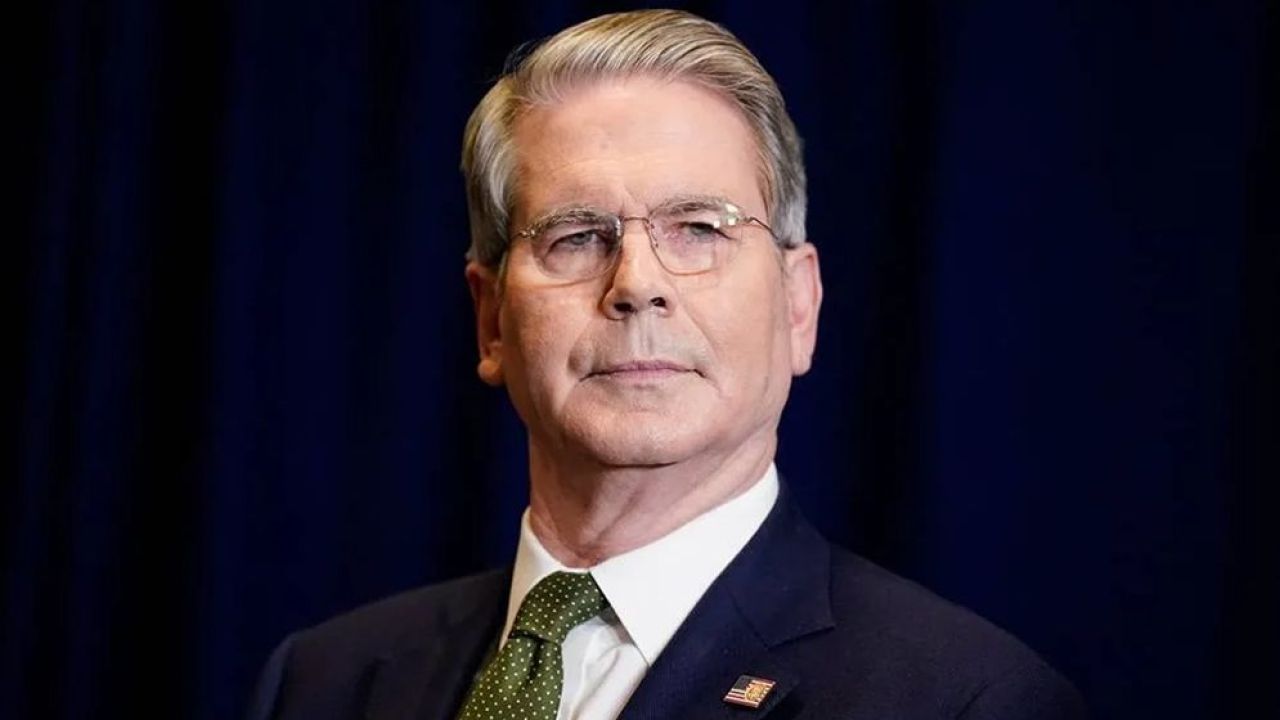 মার্কিন অবরোধে সংকটে ইরান: ‘কয়েক দিনেই পূর্ণ হবে খারগ দ্বীপের তেল সংরক্ষণাগার’