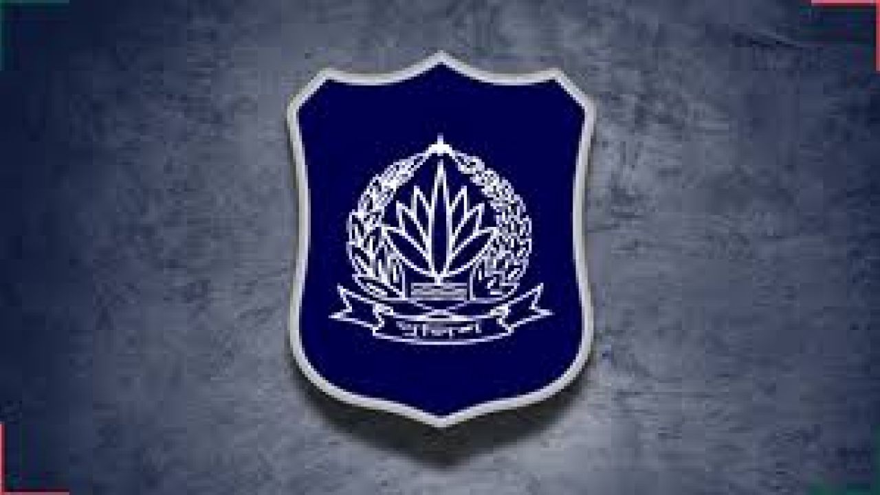 পুলিশের শীর্ষ ও মধ্যপর্যায়ে বড় রদবদল: ২০ কর্মকর্তার নতুন কর্মস্থল নির্ধারণ