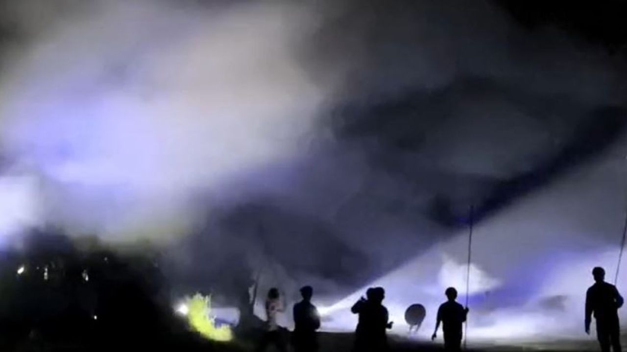 বিশ্লেষণ: টর্চ জ্বালিয়ে রাতে সংঘর্ষ কি আদিম রণকৌশল