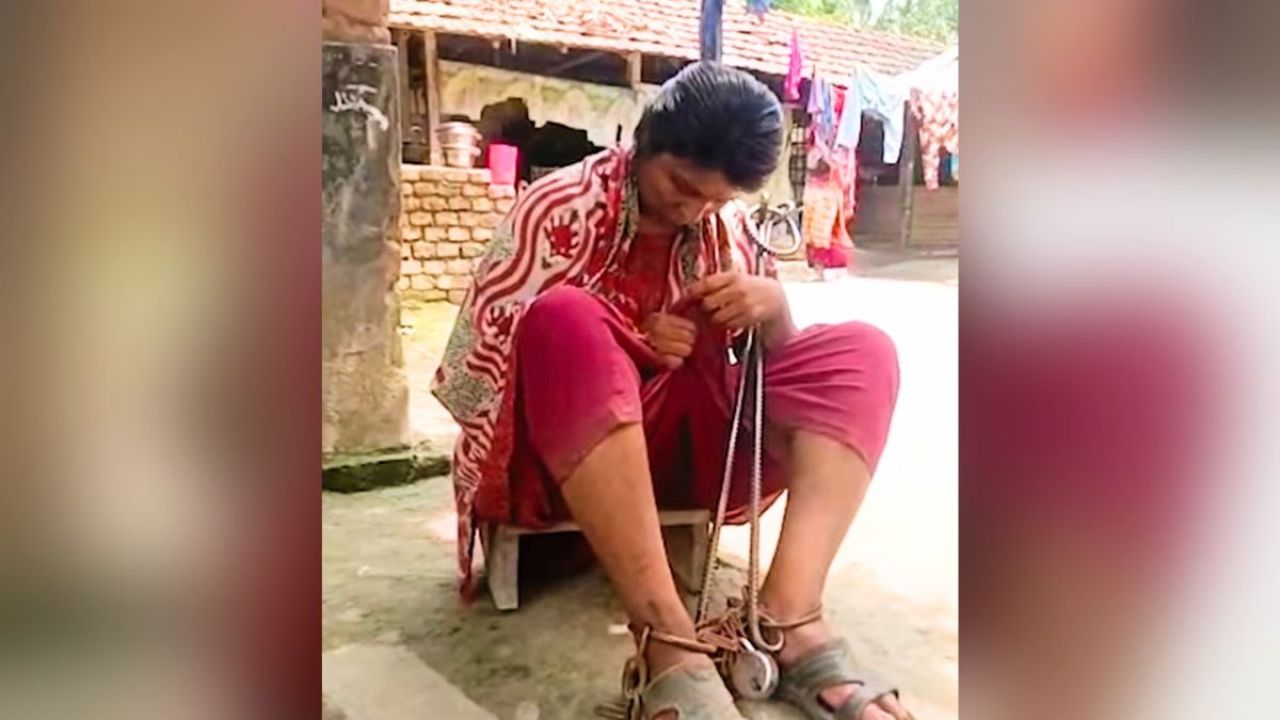 পায়ে ১০ কেজির শিকল, এভাবেই কাটল ১৫ বছর