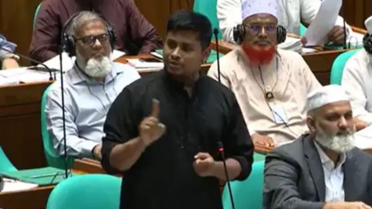 ট্যাক্স-ফ্রি গাড়ি নয়, সরকারি গাড়ি চাই