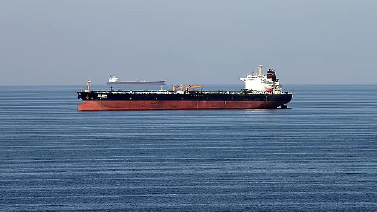 ইরানের নৌ অবরোধে ৩১ জাহাজকে ফেরত পাঠাল যুক্তরাষ্ট্র