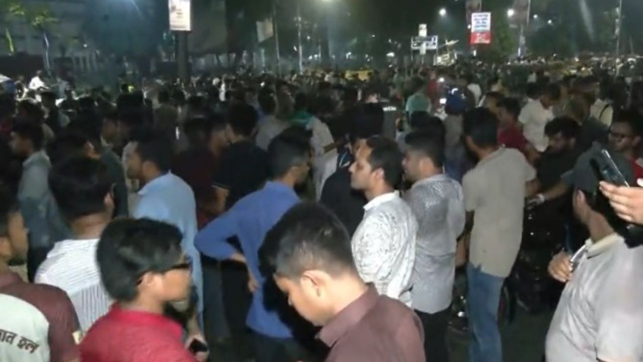 শাহবাগ থানা ঘিরে উত্তেজনা, ছাত্রদল-ছাত্রশিবিরের ধাওয়া-পাল্টাধাওয়া