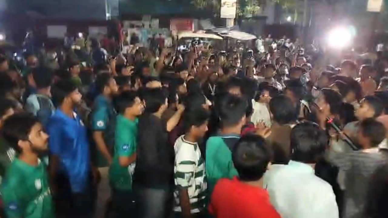 ছাত্রদল-শিবির সংঘর্ষে উত্তপ্ত ঢাবি ক্যাম্পাস