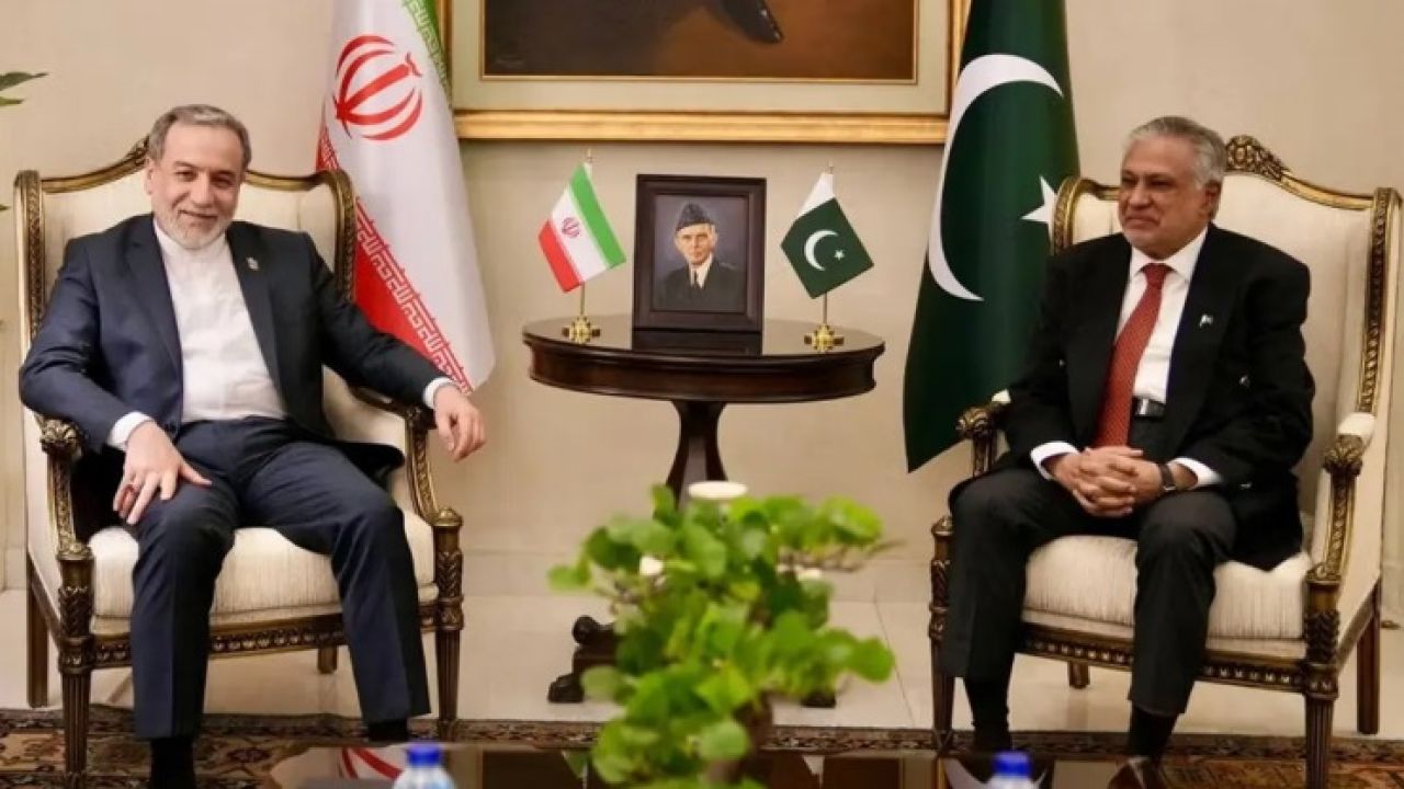 পাকিস্তানের পররাষ্ট্রমন্ত্রীর সঙ্গে আব্বাস আরাগচির বৈঠক