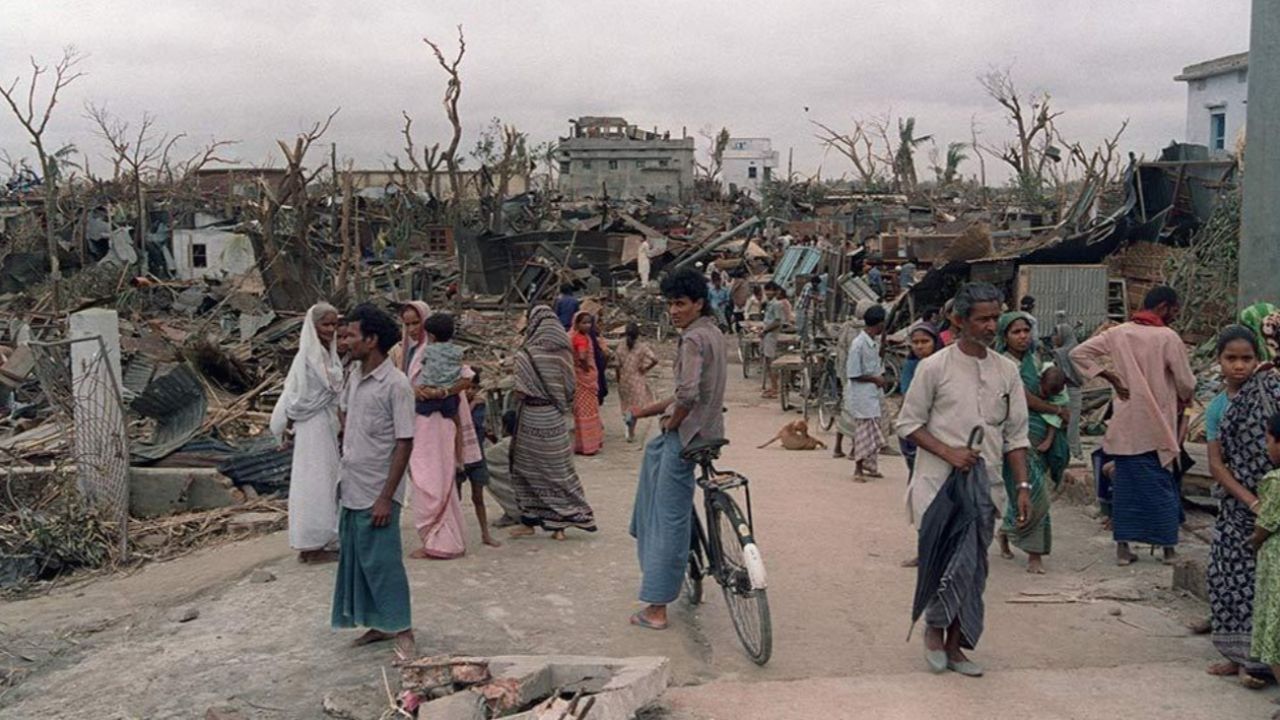 এক মিনিটে ১৩০০ প্রাণ, আজও কাঁদে সাটুরিয়া