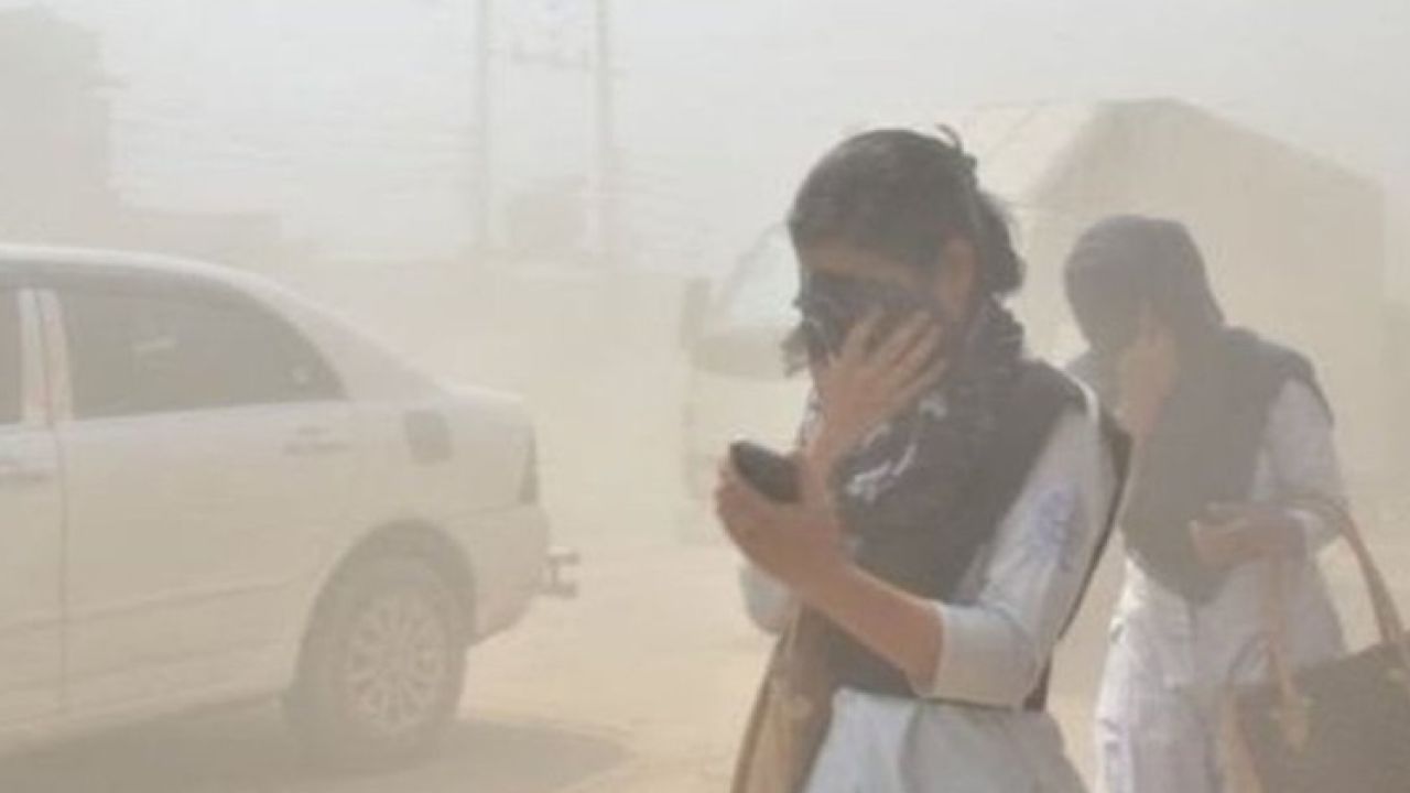 বায়ুদূষণের তালিকায় কিছুটা স্বস্তিতে ঢাকা