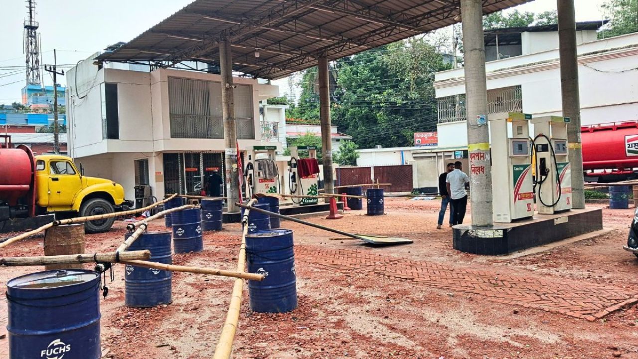 ২২ স্টেশনের বেশির ভাগই বন্ধ, চাহিদার অর্ধেক জ্বালানি পাচ্ছে রংপুর