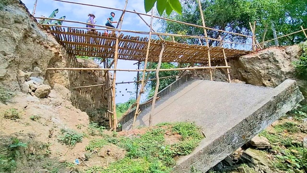 ৪৫ বছরের পুরোনো সেতু ভাঙল ৯ মাস আগে, এখনো হয়নি সংস্কার