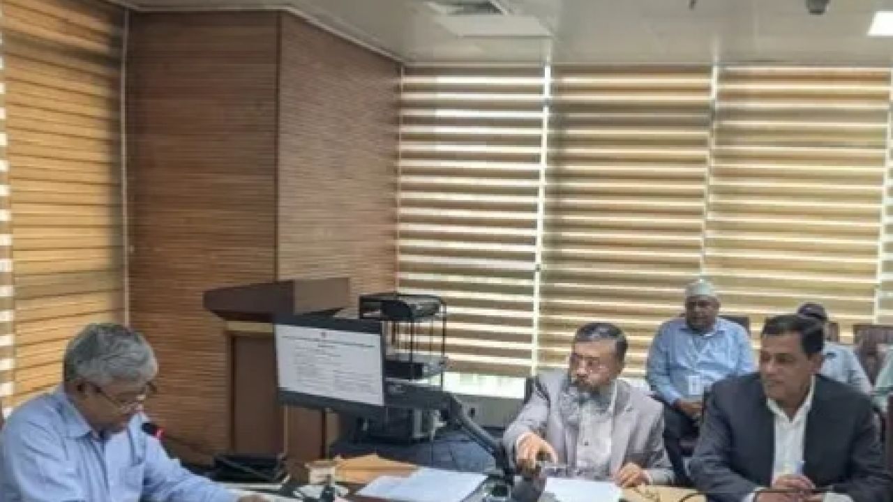 তিন বছরে বন্ধ ৪০০ পোশাক কারখানা