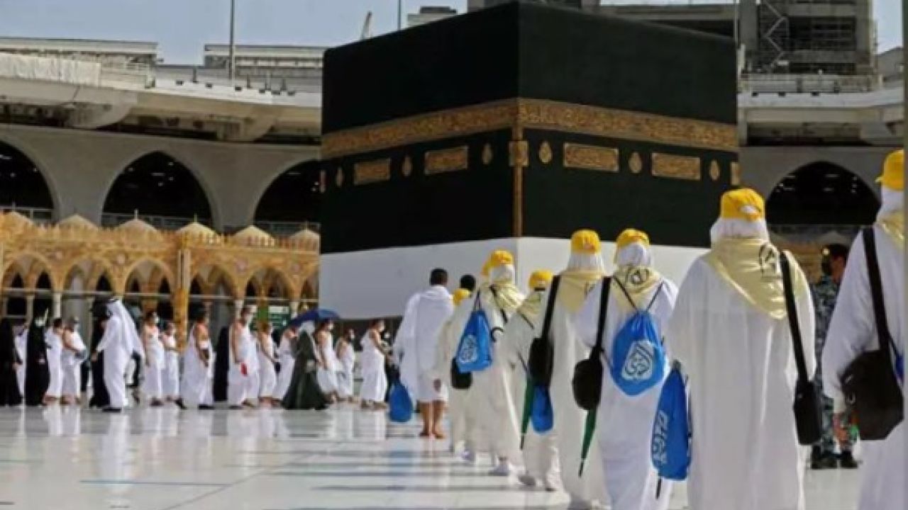 হজের নামে বাড়ি বানিয়ে দিলেই ৩৩ লাখ টাকা জরিমানা