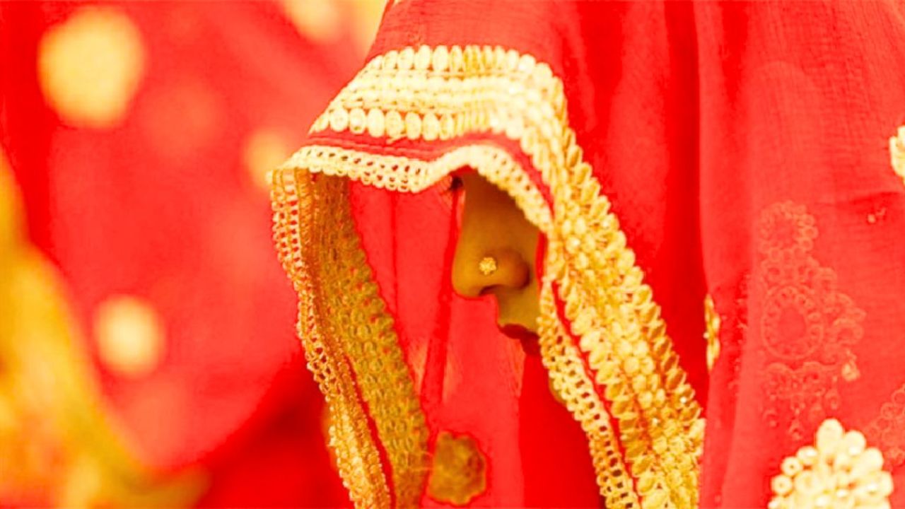 বিয়ের পিঁড়িতে ৩০ এসএসসি পরীক্ষার্থী