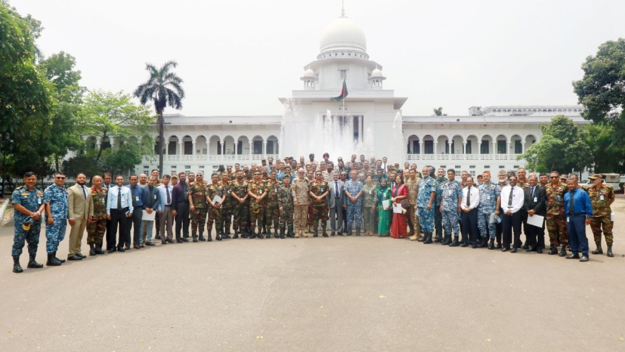 সুপ্রিম কোর্টের কার্যক্রম সরাসরি দেখলেন ১৪৮ বিদেশি