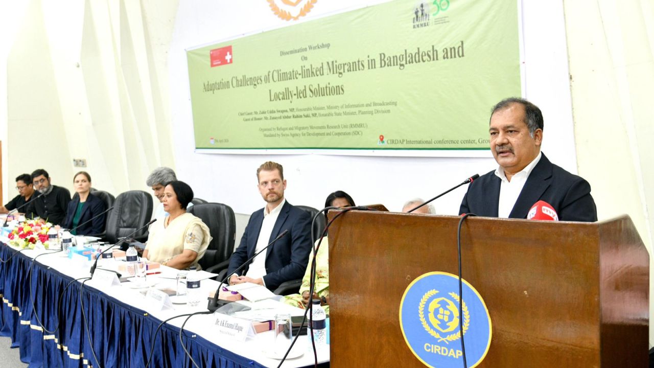 জলবায়ু অভিবাসীদের উন্নয়ন প্রক্রিয়ায় অন্তর্ভুক্ত করতে হবে: তথ্যমন্ত্রী