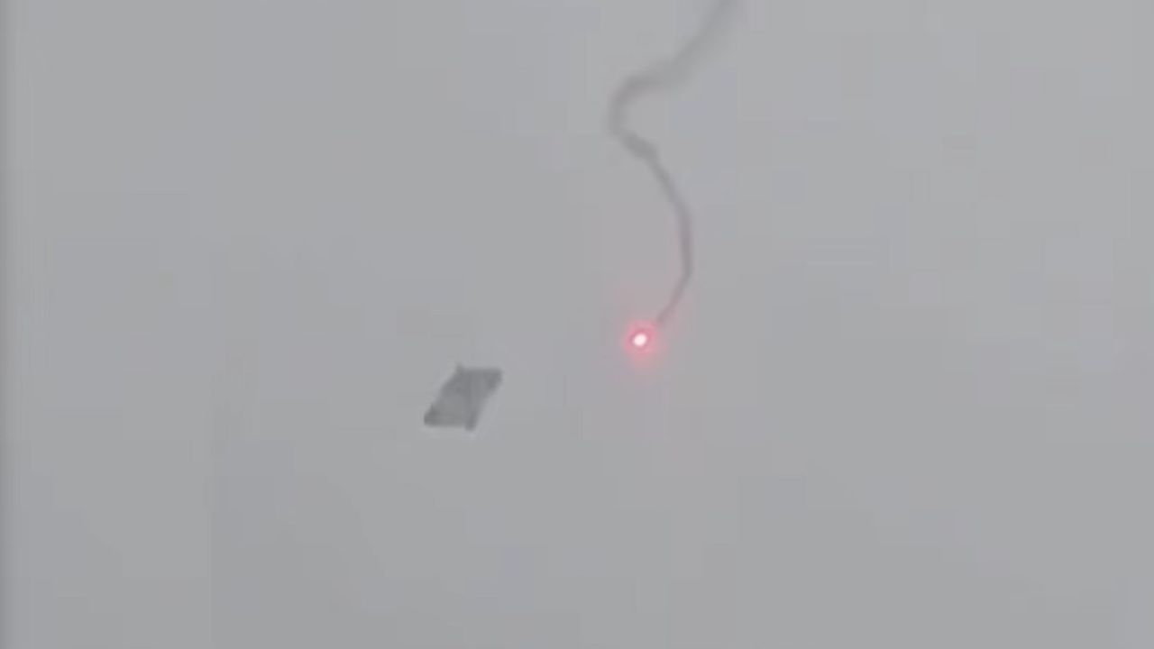 নারায়ণগঞ্জের আকাশে রহস্যময় আগুনের গোলা! কী জানা গেল?