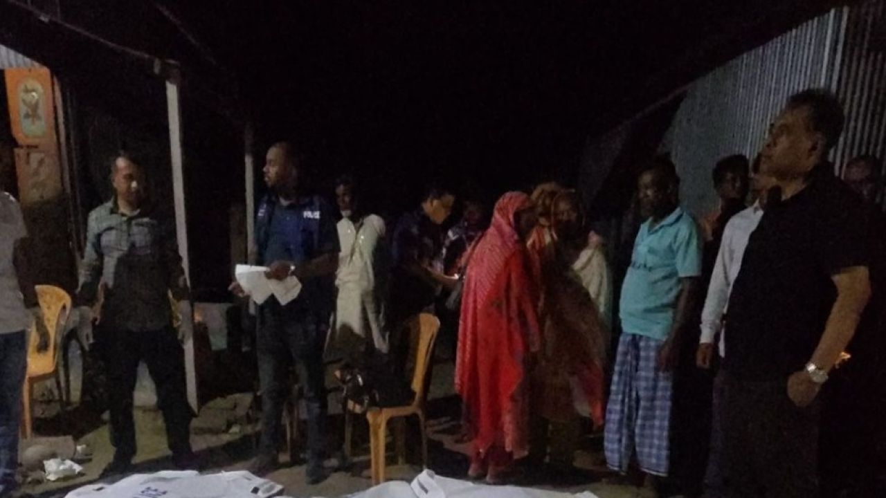 কুড়িগ্রামে ট্রাক-মাইক্রোবাস সংঘর্ষ, নিহত ৩