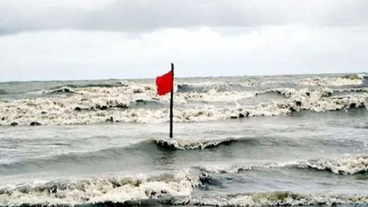 সমুদ্র বন্দরে ৩ নম্বর সতর্ক সংকেত বহাল