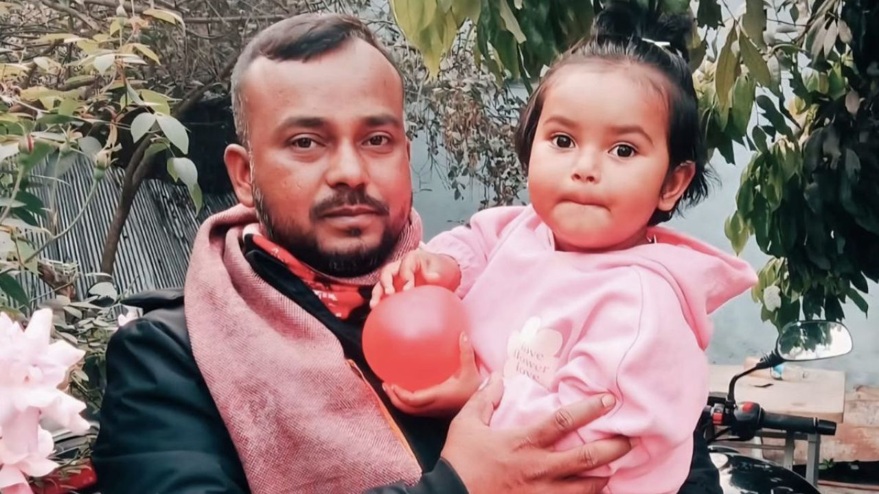 বজ্রপাতে বাবার মৃত্যু, কোল থেকে ছিটকে বেঁচে গেল মেয়ে