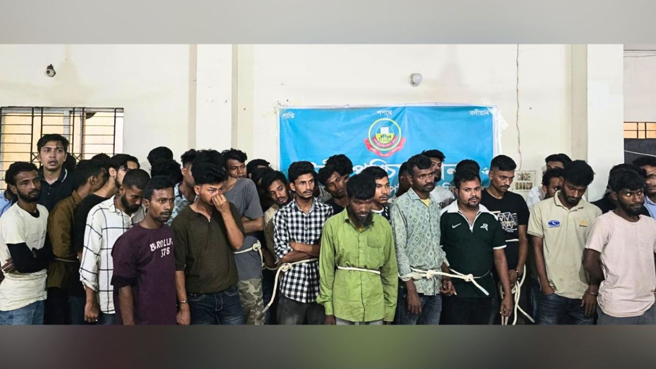 টঙ্গীর বস্তিতে মাদকবিরোধী অভিযান, ৪৮ ঘণ্টায় আটক ১০৭