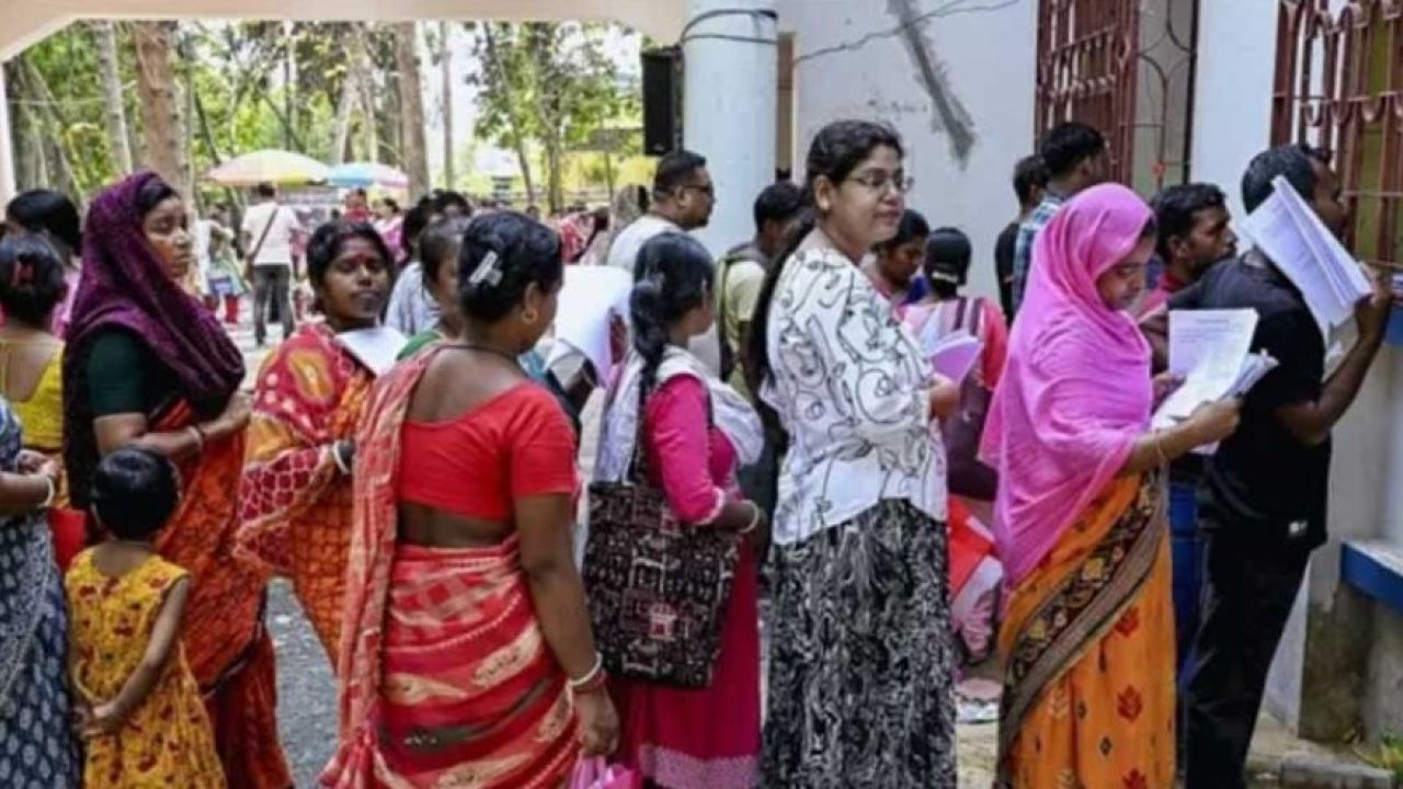 পশ্চিমবঙ্গ: দ্বিতীয় দফায় ভোটের গতির মাঝেই অশান্তির ছায়া