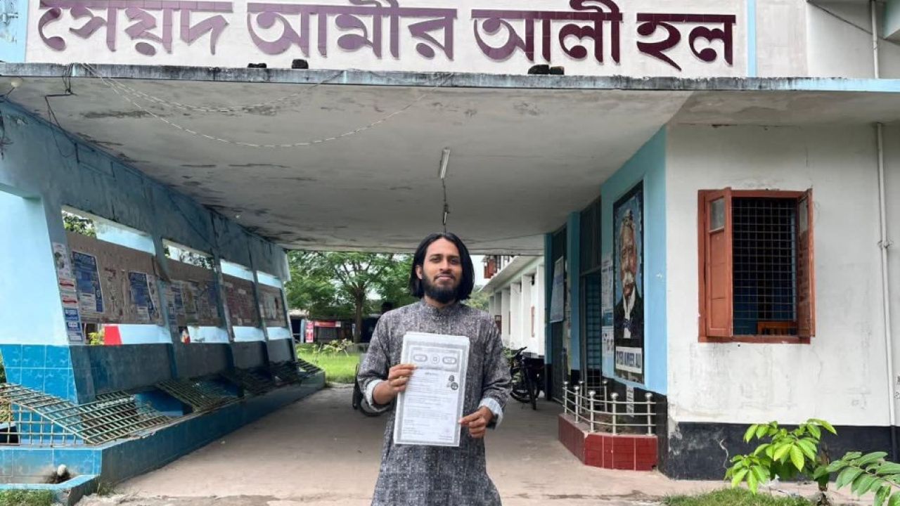 রাকসুর জিএস: জাতীয় ইস্যুতে সরব, প্রতিশ্রুতি বাস্তবায়নে ‘নিষ্ক্রিয়’