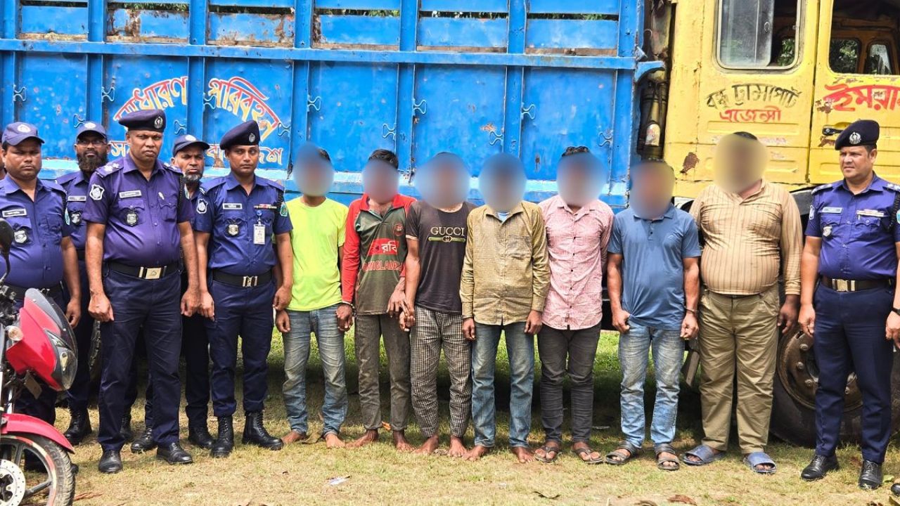 নওগাঁয় সড়কে ডাকাতির প্রস্তুতিকালে গ্রেপ্তার ৭