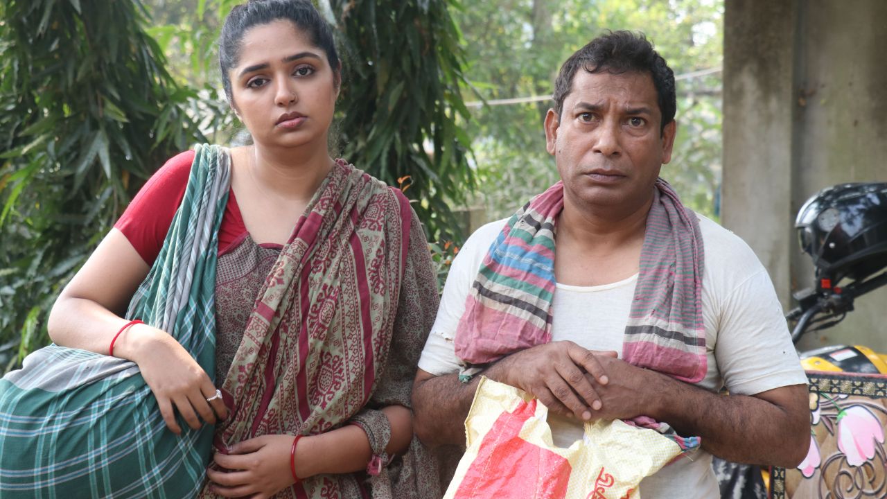 সাড়া ফেলেছে ‘আমরা বেশি গরীব’