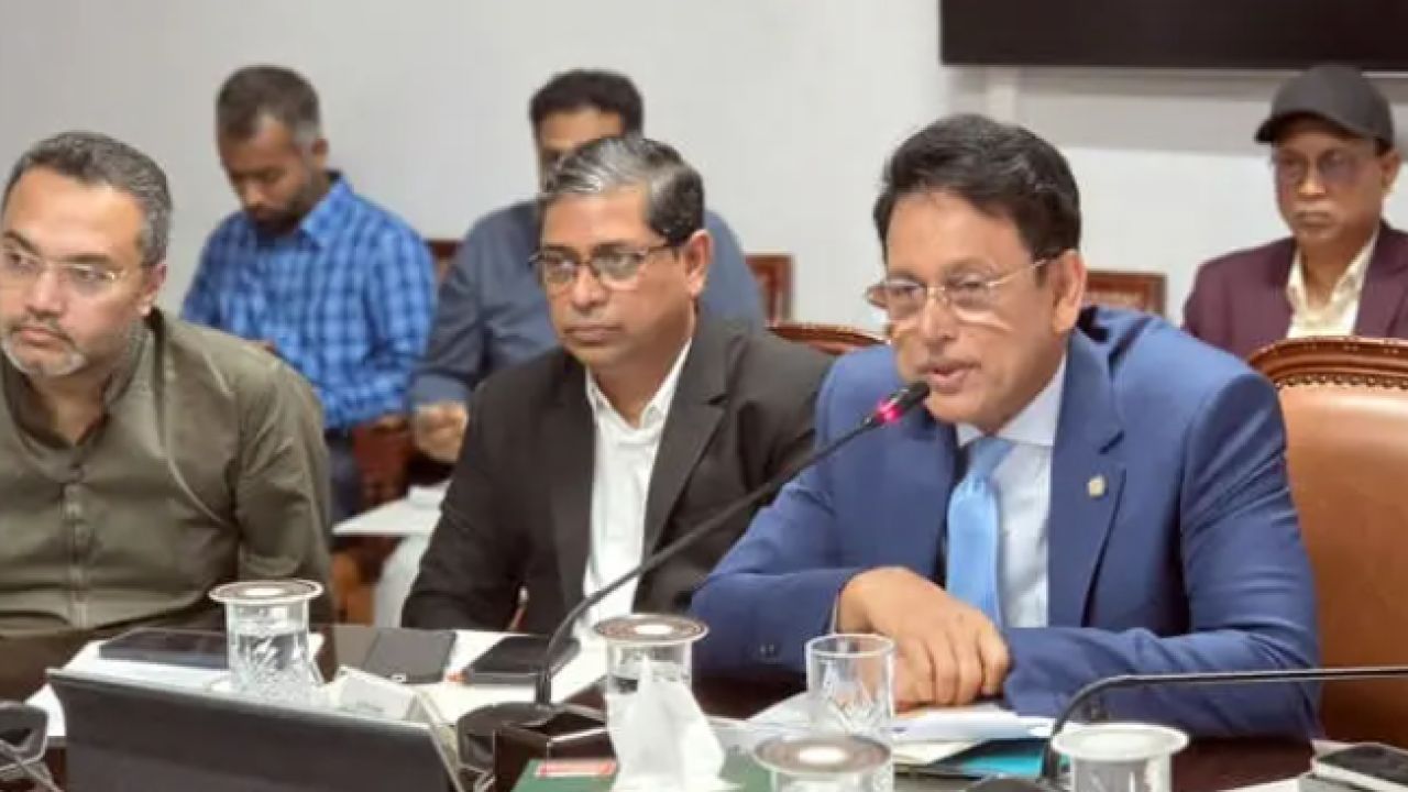 ১ লাখ শিক্ষার্থীর ব্যাগ, ড্রেস ও জুতা দিচ্ছে বিজিএমইএ