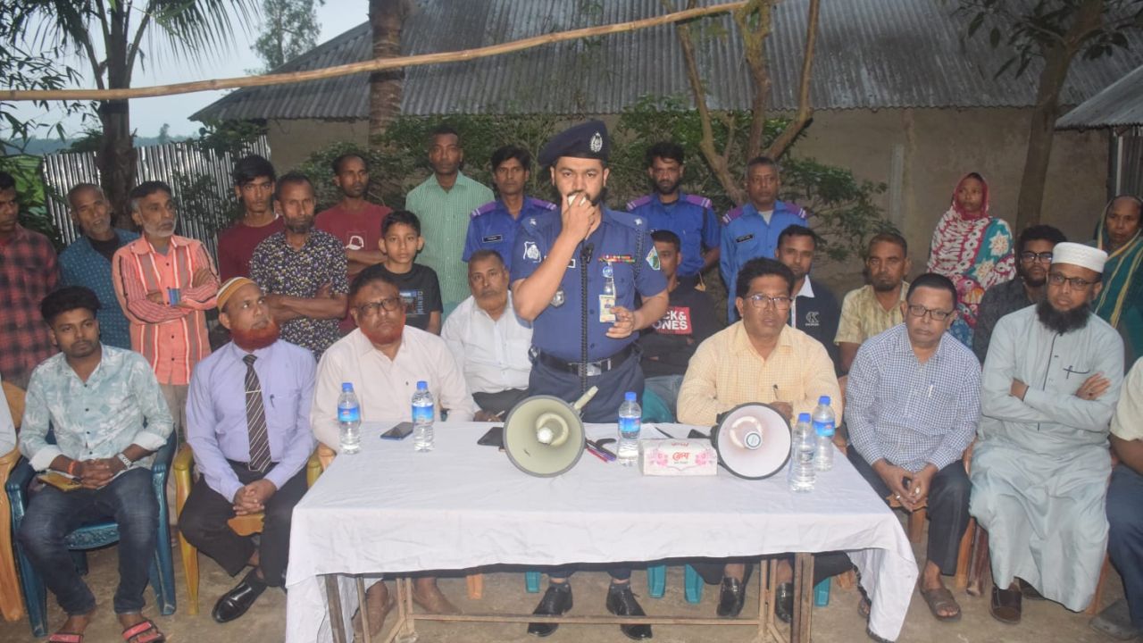 বগুড়ায় জলিল বাহিনীর তাণ্ডবে ফুঁসে উঠেছে শাবরুল গ্রামবাসী