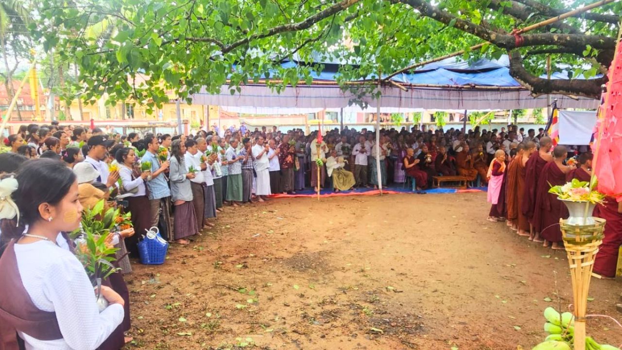 বান্দরবানে বর্ণাঢ্য আয়োজনে বুদ্ধপূর্ণিমা উদযাপন