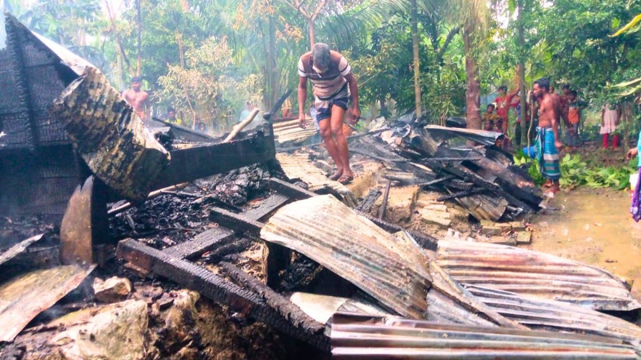 তালাবদ্ধ ঘরে ‘রহস্যজনক’ আগুন