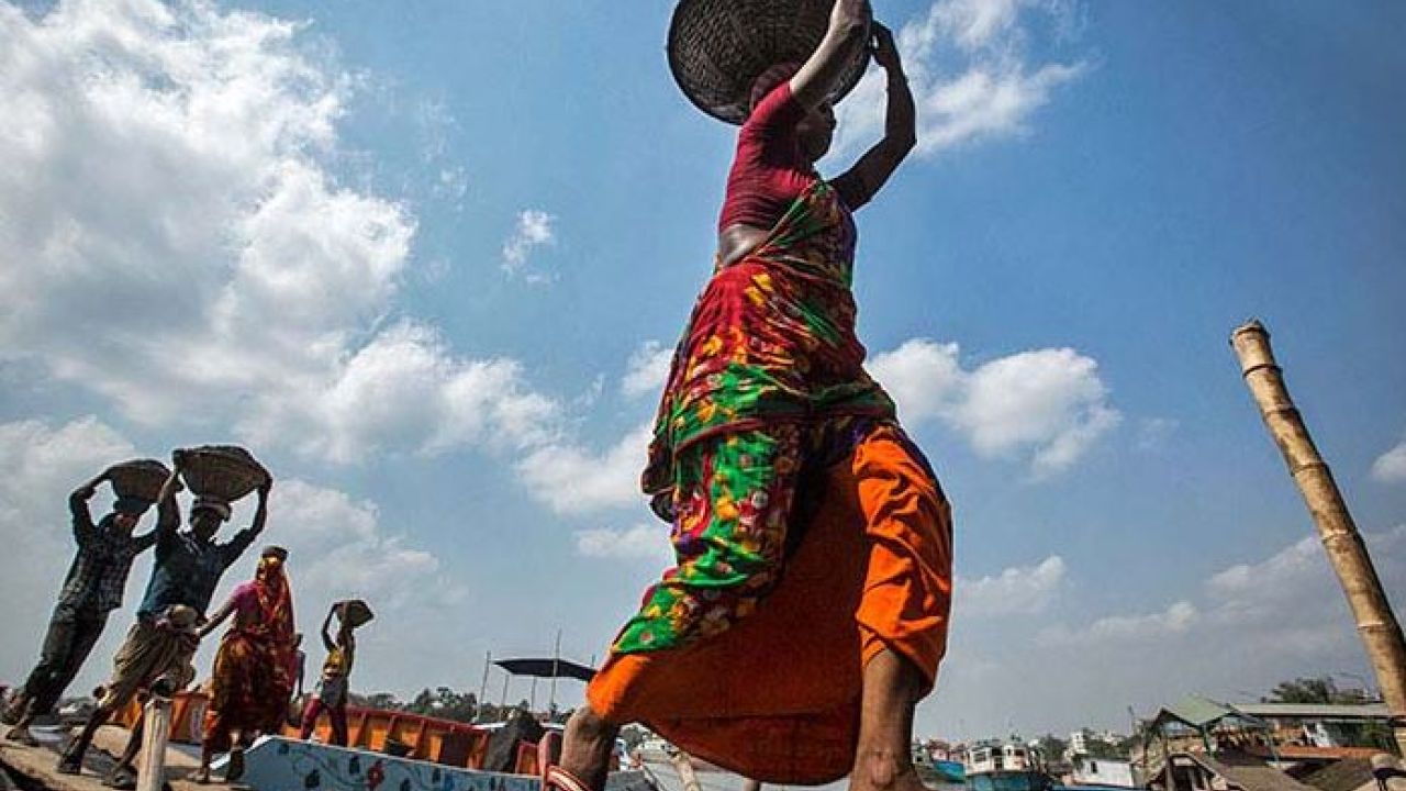 সুস্থ শ্রমিকের হাতেই নব প্রভাত