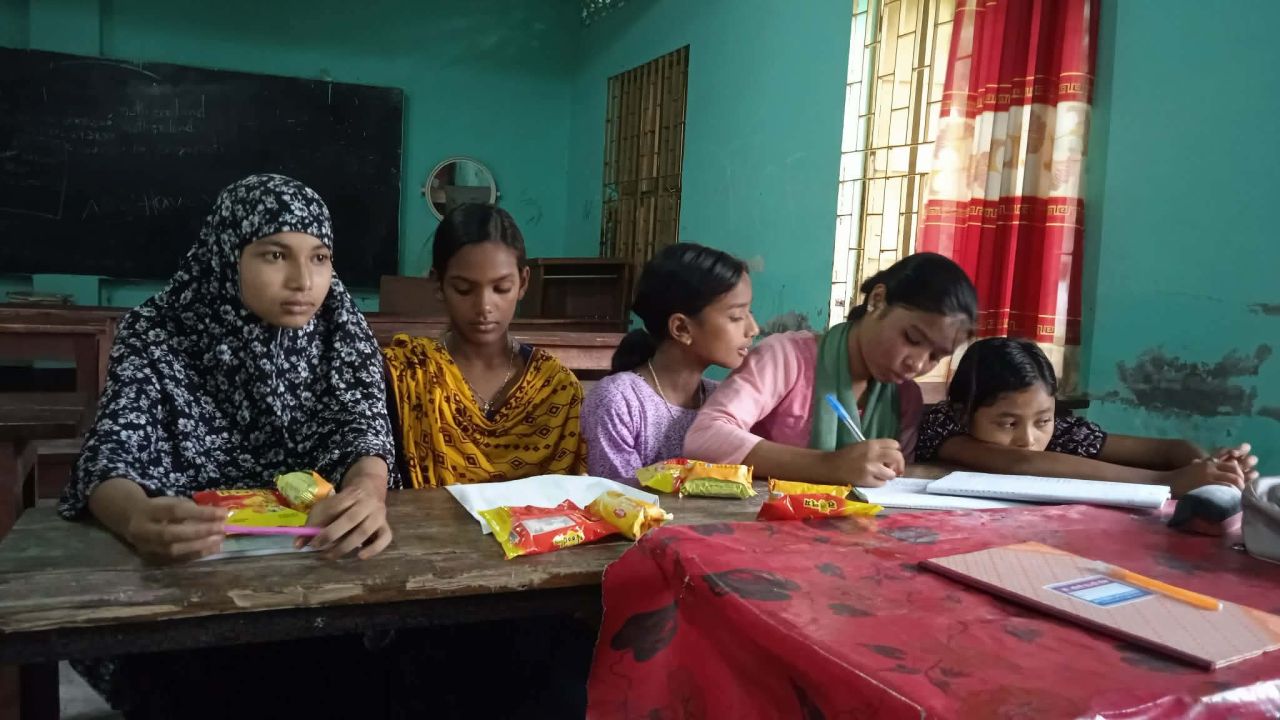 শ্রমিক দিবসেও ছুটি মিললো না যে শিক্ষকদের