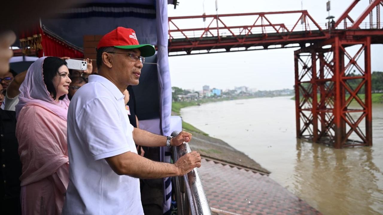 সিলেটে সুরমা নদীর পাড় সৌন্দর্যবর্ধন ও বন্যা নিরোধ প্রকল্পের উদ্বোধন করলেন প্রধানমন্ত্রী