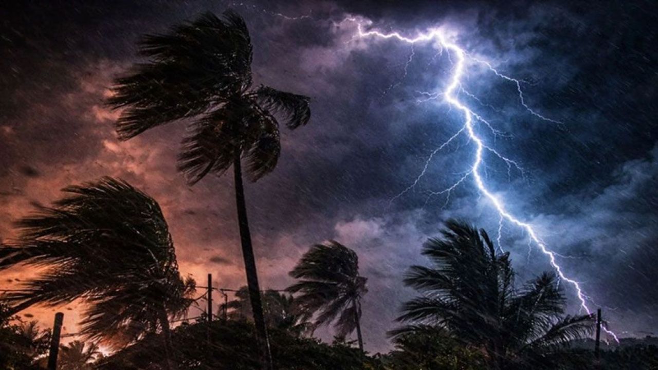 বজ্রপাত: কেন অরক্ষিত প্রান্তিক জনজীবন?