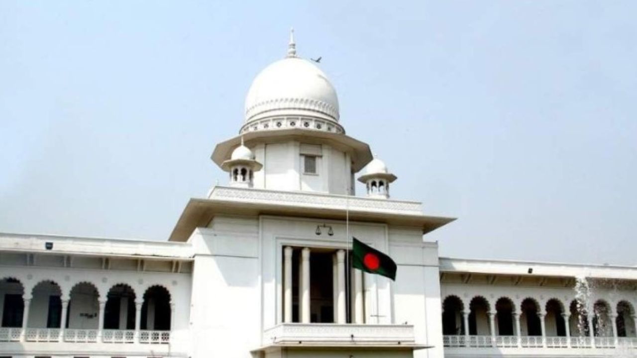 বিচারপতির বাড়িতে কাজ না করে ‘বিদ্রোহ’, বরখাস্ত ৪