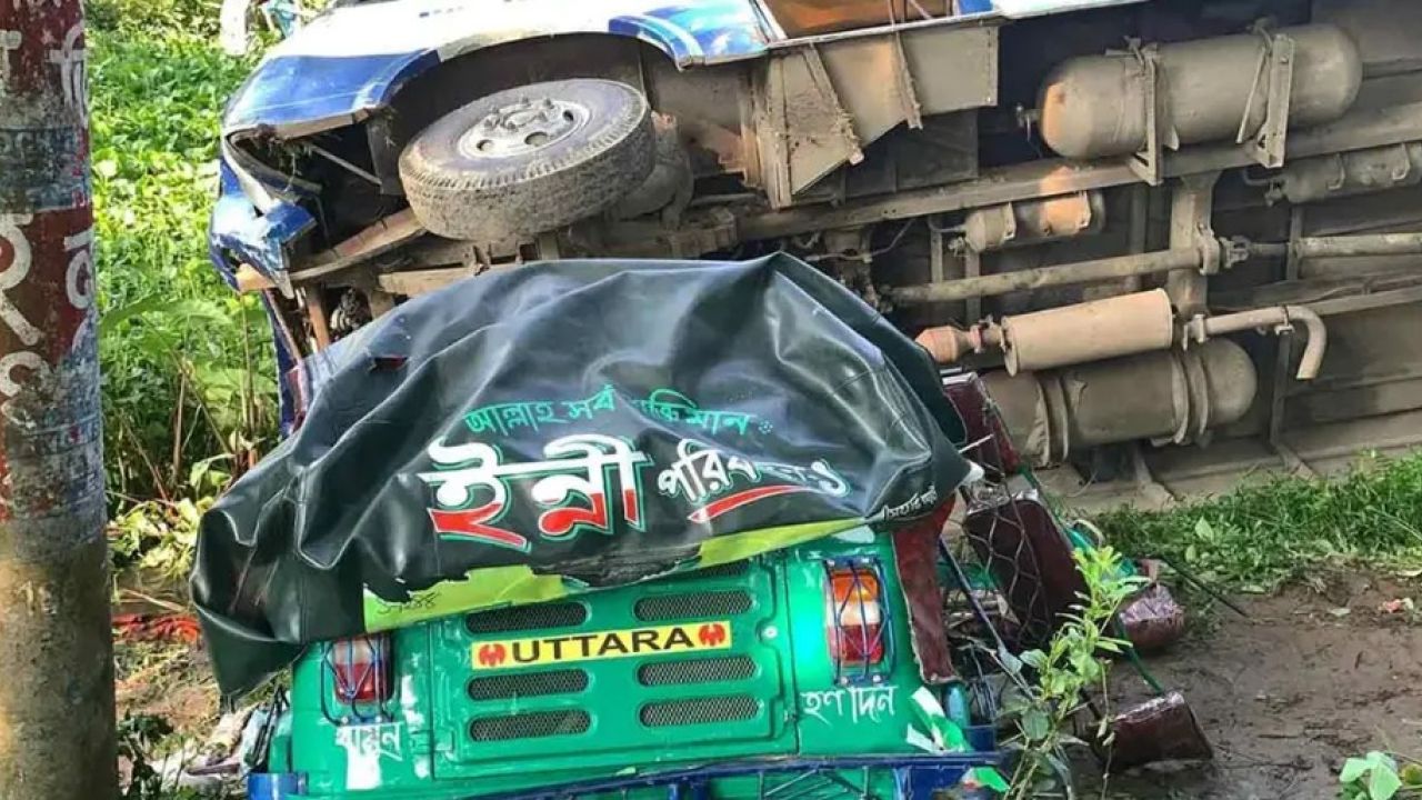 এপ্রিলে সড়ক দুঘর্টনায় নিহত ৪ শতাধিক