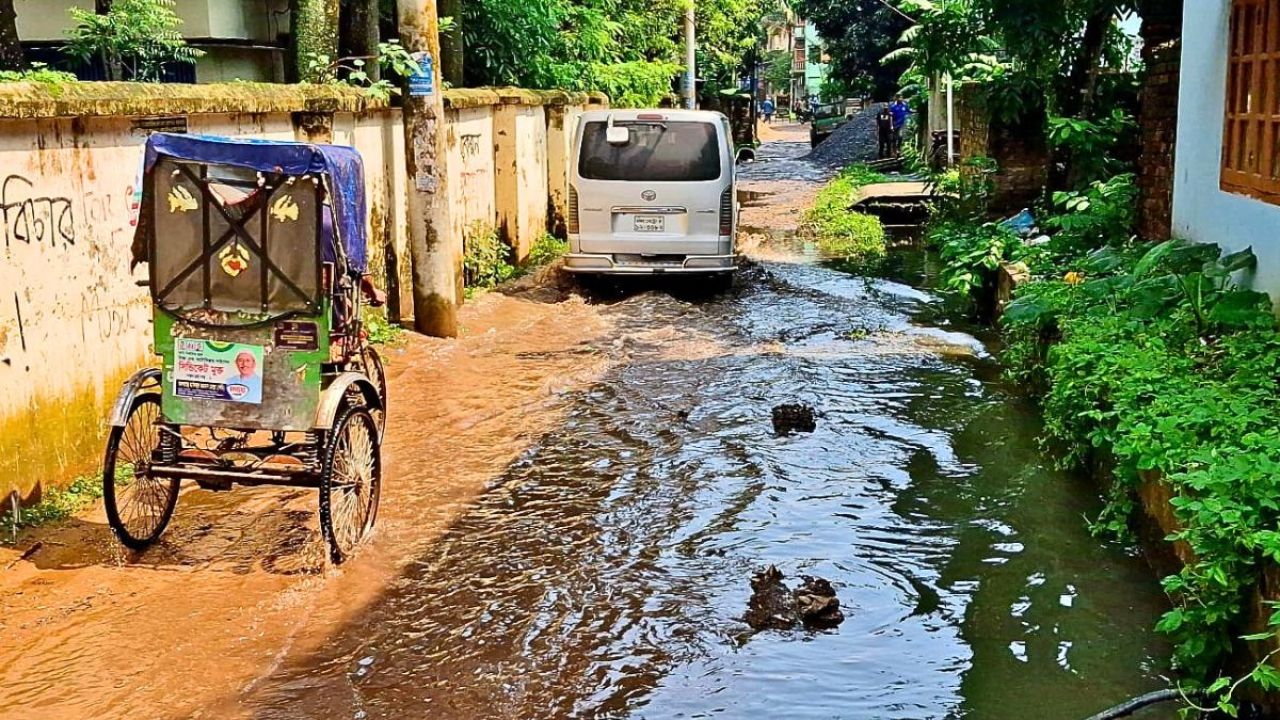 প্রথম শ্রেণির পৌরসভা, অথচ সড়ক সংস্কার হয় না ‘২৫ বছর’
