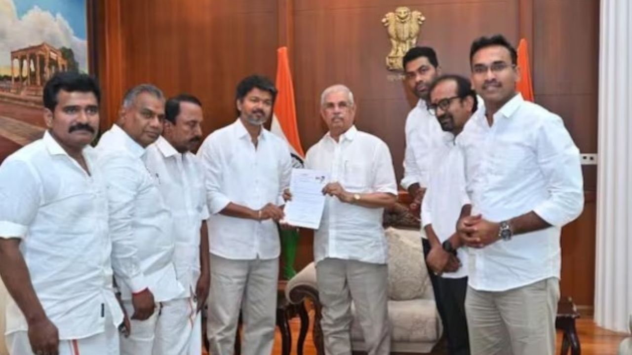 ‘১১৮ সই নিয়ে আসুন’, ফের বিজয়কে ফেরালেন গভর্নর