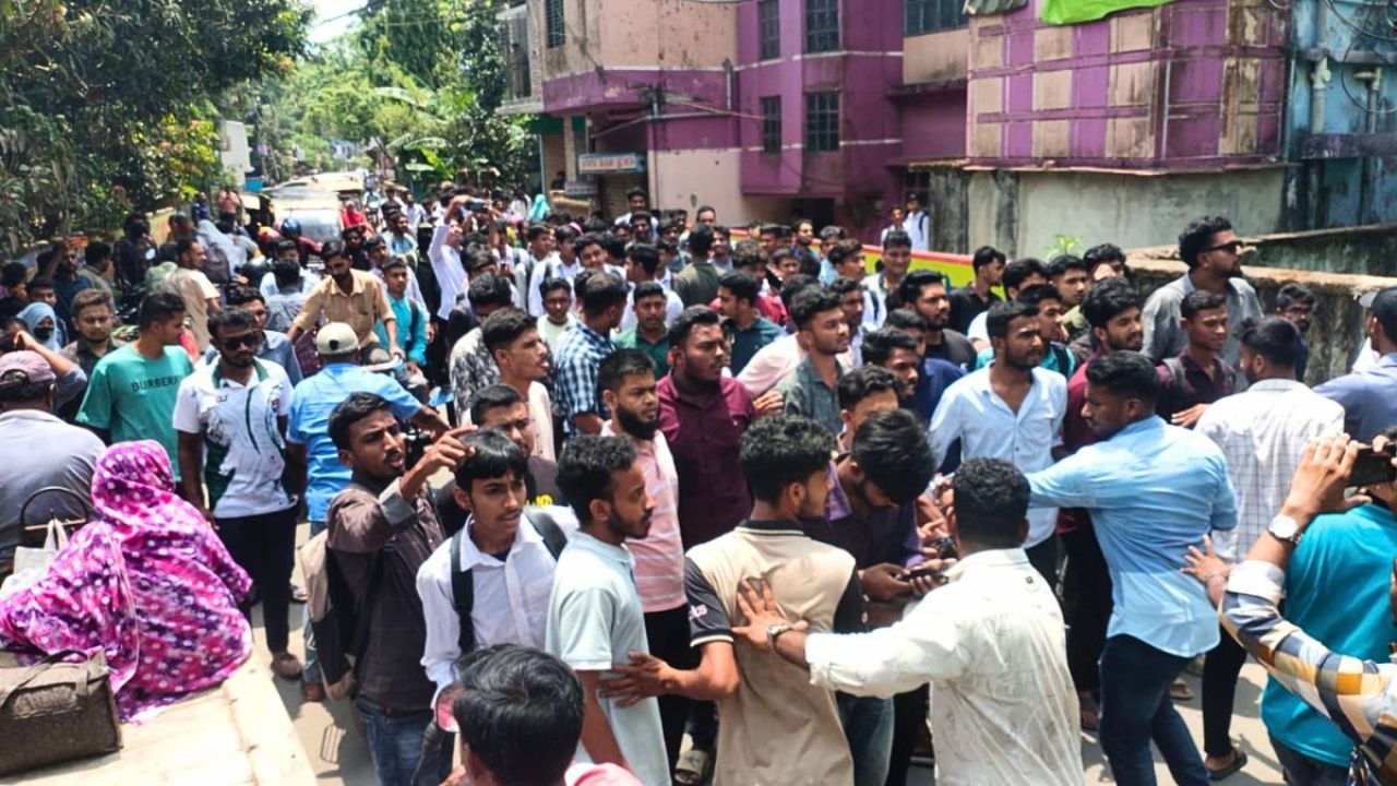 শিক্ষককে গালি ও ব্ল্যাকমেইলের অভিযোগে কোচিং সেন্টার সিলগালা