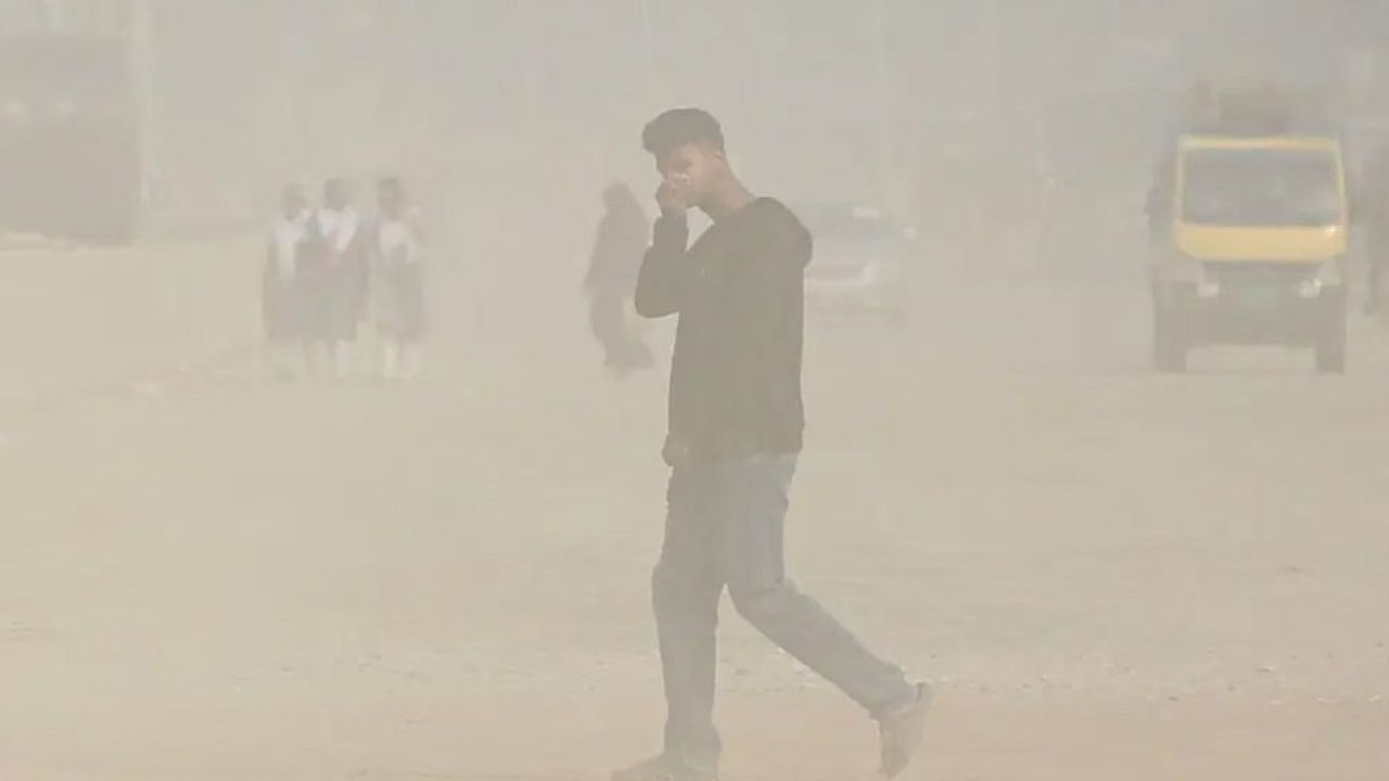 বায়ুদূষণে শীর্ষে ঢাকা