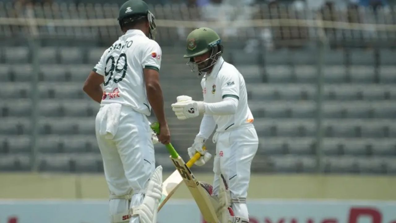 সিরিজের শুরুটা আশানুরূপ না হলেও, শান্ত-মুমিনুলের ব্যাটে সেঞ্চুরি