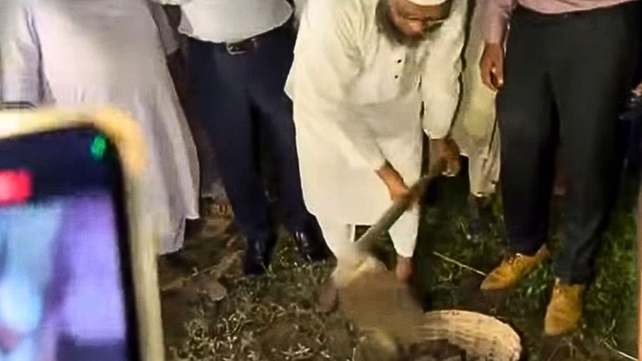 রাতের আঁধারে এমপির খাল উদ্বোধন, এলাকায় চরম ক্ষোভ