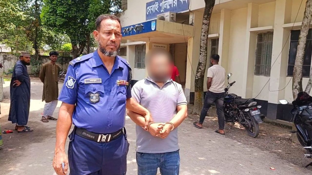 ‘দুরন্ত পলাশ’ গ্রুপের চিফ অ্যাডমিন গ্রেপ্তার 