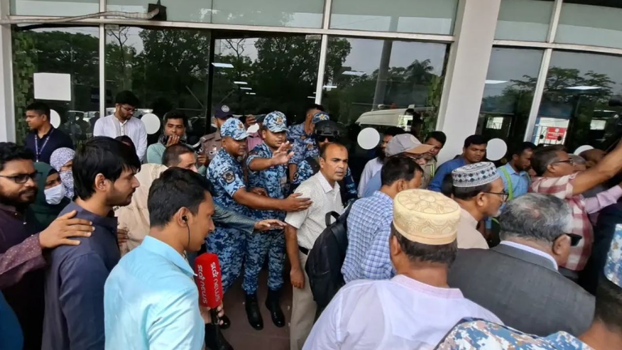 বৃষ্টির কফিন ঘিরে বিমানবন্দরে শোকের মাতম